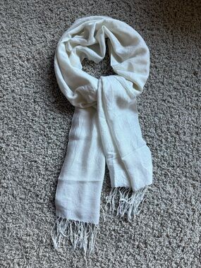 29 Palms White Viscose Acrylic Woven Fringe Rectangle Scarf Fall/Winter
